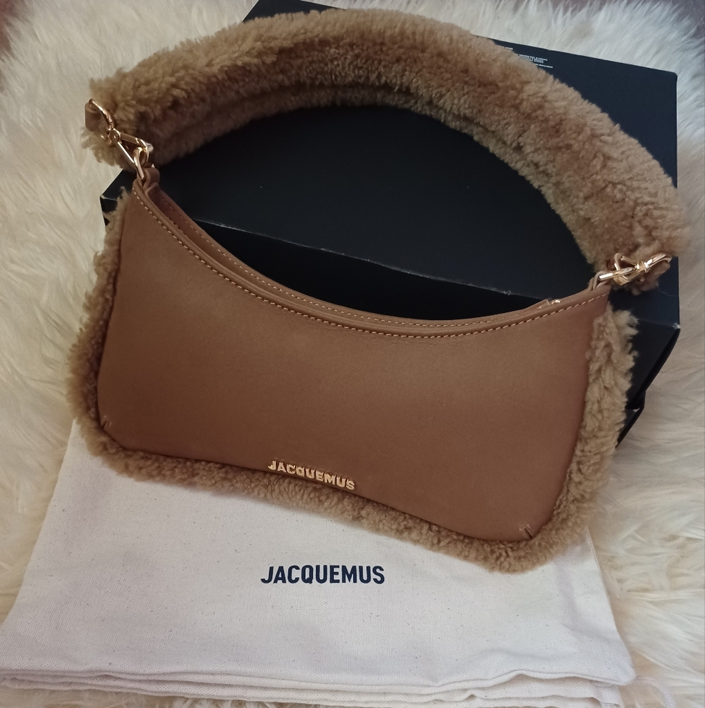 NWT JACQUEMUS LE BISOU SHEARLING
